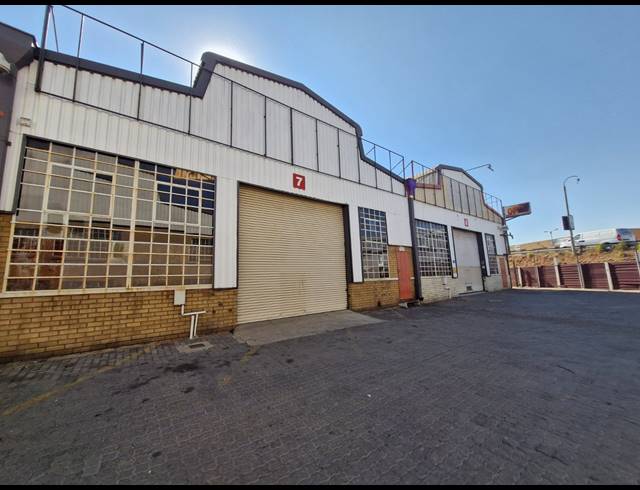 558M² WAREHOUSE TO LET IN JET PARK